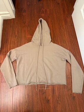 ALO Yoga cropped hoodie sweatshirt in Gravel, Size Small